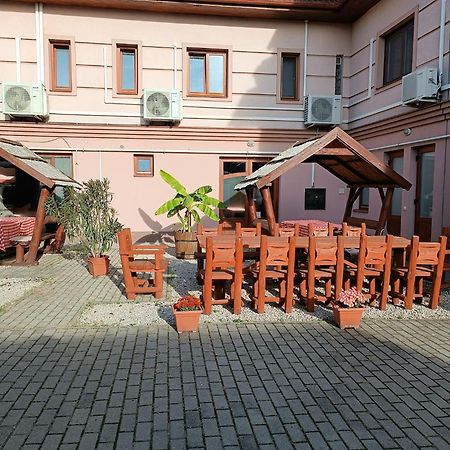 Malom Panzio Bed & Breakfast Kiskunfelegyhaza Exterior photo