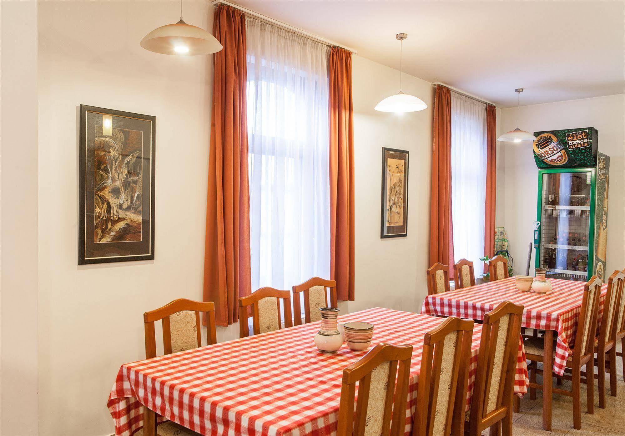 Malom Panzio Bed & Breakfast Kiskunfelegyhaza Exterior photo